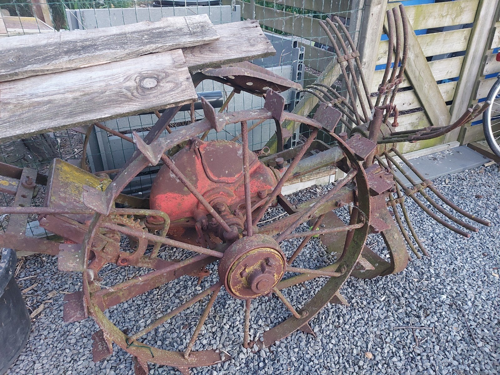 Oude landbouw machine, Ophalen