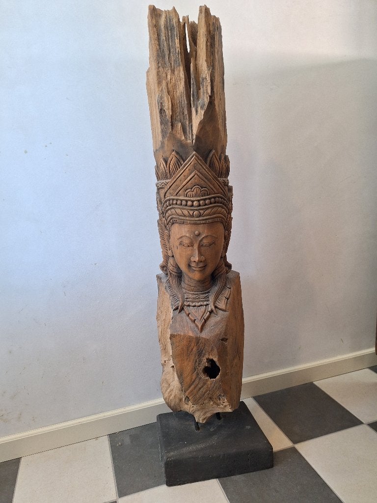 Handgesneden beeld in teak-hout, Antiek en Kunst, Ophalen, 1 meter - 2 meter, Beeld, Hout