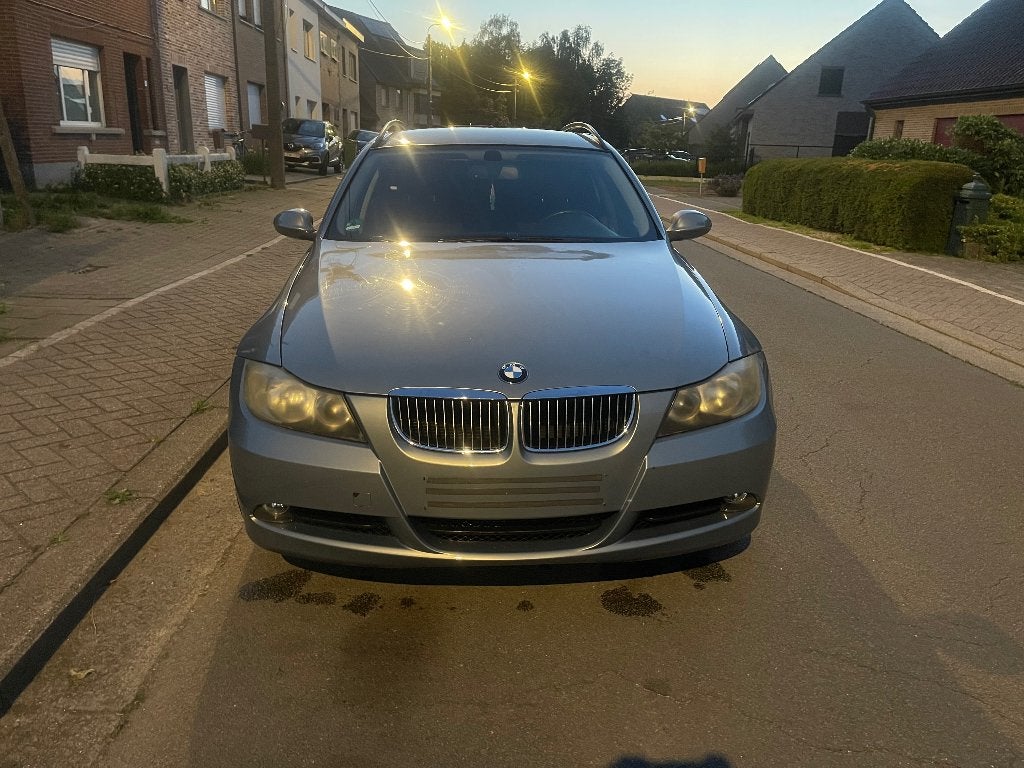 BMW 320i, Auto's, Parkeersensor, Zwart, 5 deurs, Particulier