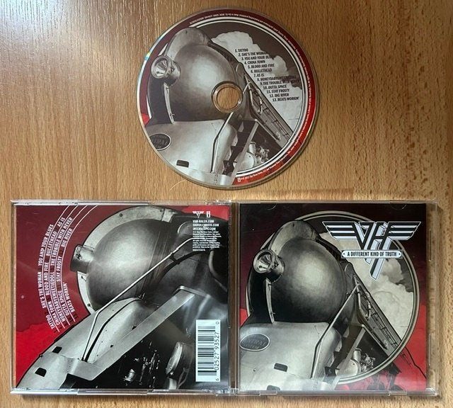 CD VAN HALEN - A DIFFERENT KIND OF TRUTH - HARD ROCK, Enlèvement ou Envoi, Premier pressage, Comme neuf, Hard rock