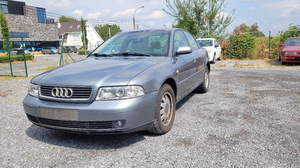 Audi A4 1.9tdi AUTOMAAT wordt GKEURD AIRCO LEDER PDC OHBOEK, Auto's, Audi, 4 deurs, Beige, 4 cilinders, A4