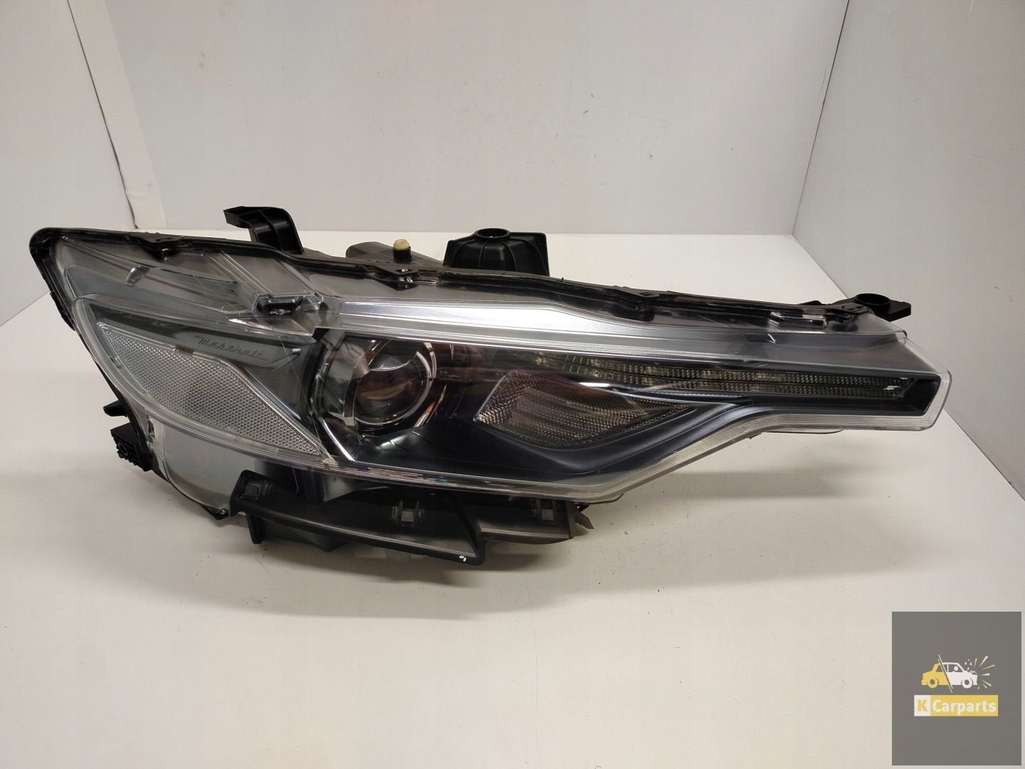 670034638, Maseratti Levante Xenon Torsionlamp rechts, Fabrikant BV, Gebruikt, Info@fabrikant.eu, Fabrikantstraat 1
1000 AA  Amsterdam, NL