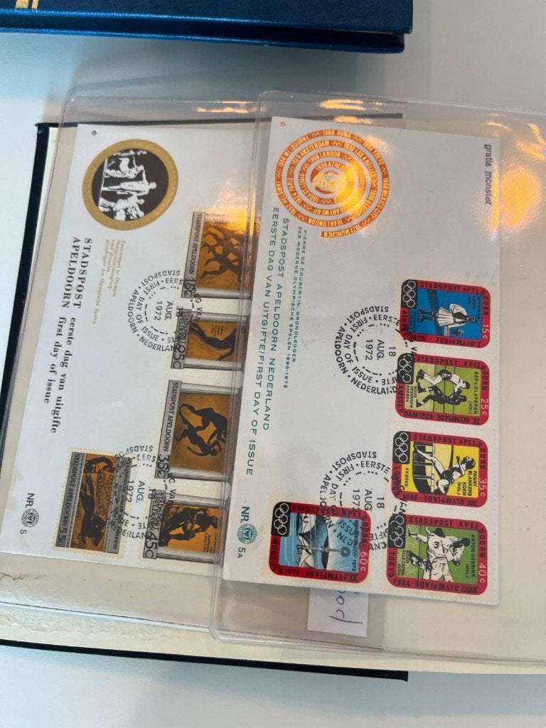 3 Postzegelalbums Stadspost, Enlèvement ou Envoi