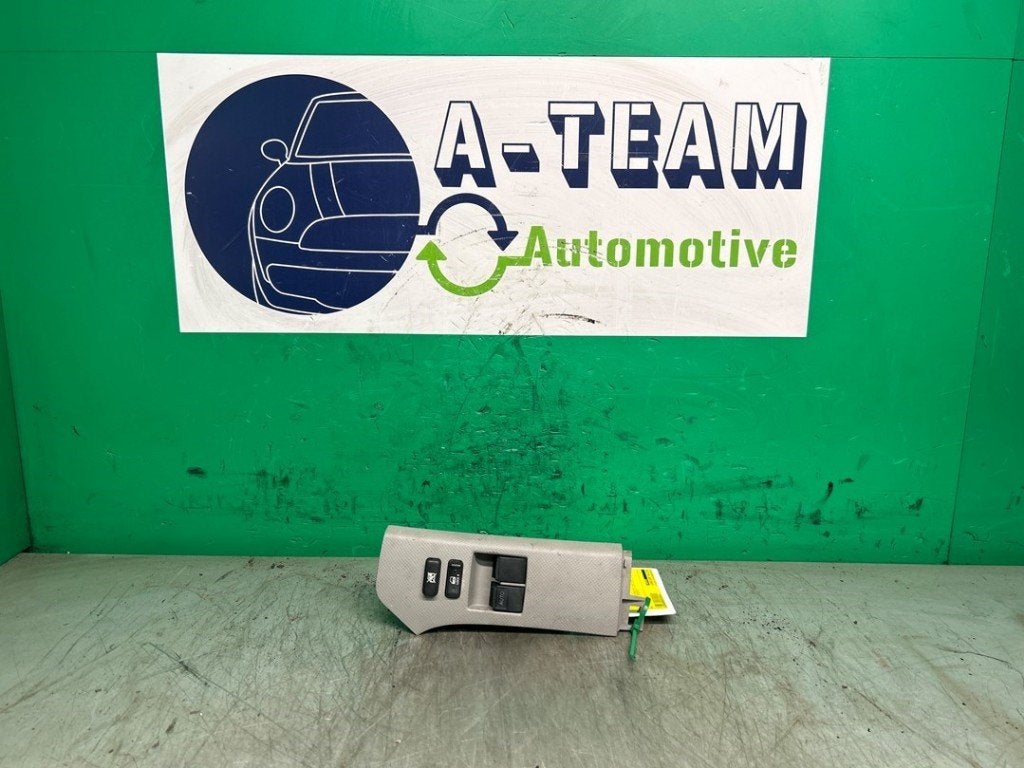 RAAMSCHAKELAAR Toyota Yaris II (P9) (|8324T5D|), Gebruikt, Toyota