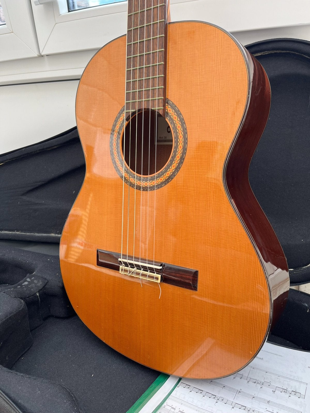 Guitare Cuenca Mod.30 4/4 + étui de transport, Utilisé
