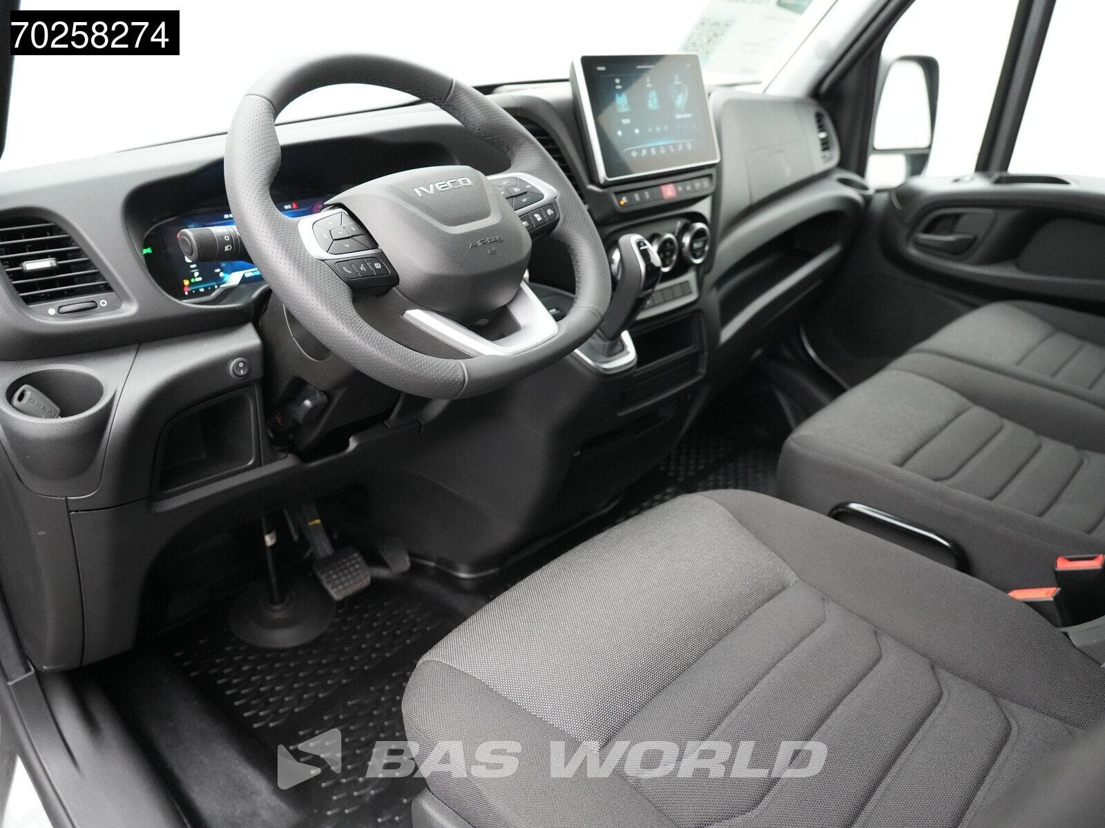 Iveco Daily 35S21 BPM VRIJ! 3.0L Black Edition Automaat 210P, Auto's, Stof, Euro 6, 4 cilinders, Iveco