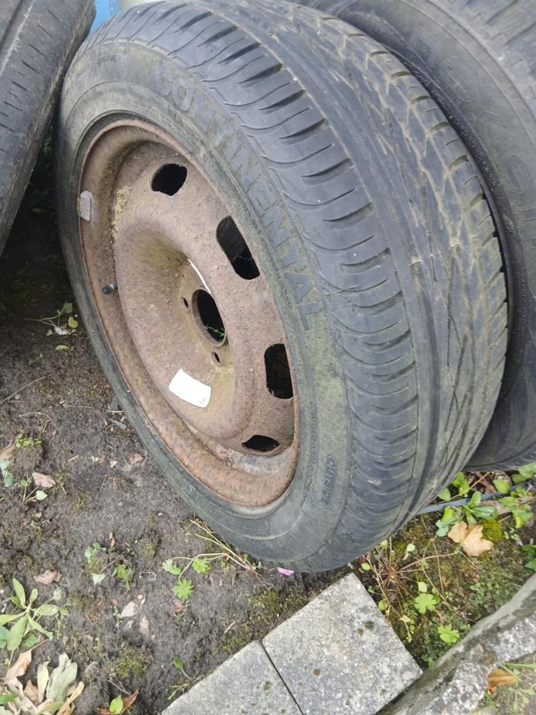 1 roue secoir citroene, Enlèvement