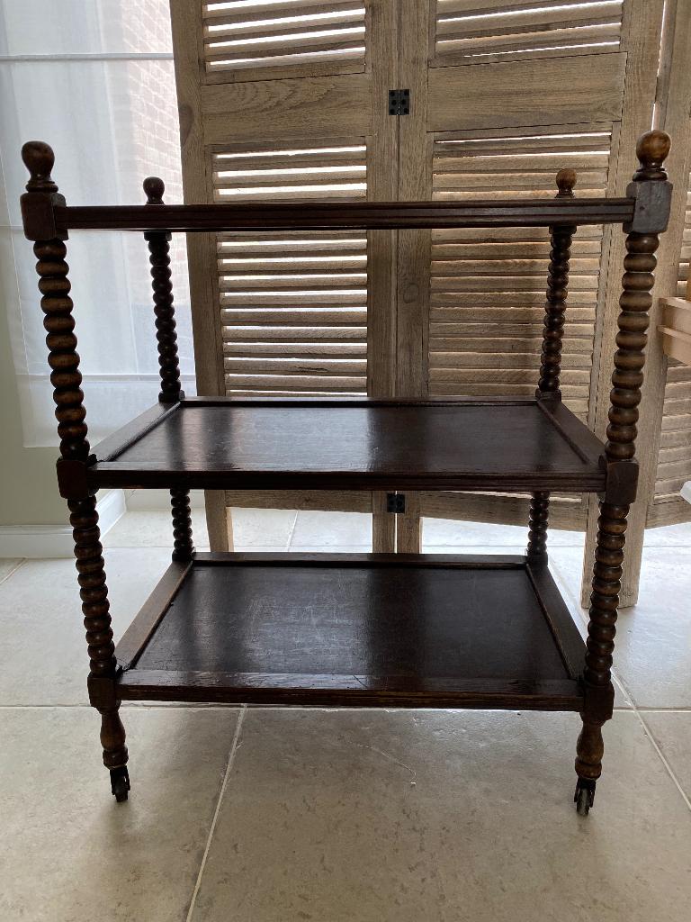Oud houten tafeltje op wieltjes, Moins de 55 cm, Enlèvement, Utilisé, Rectangulaire