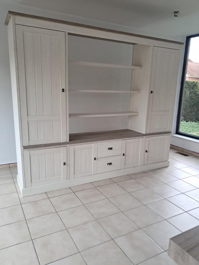 Kast en tafel, Ophalen
