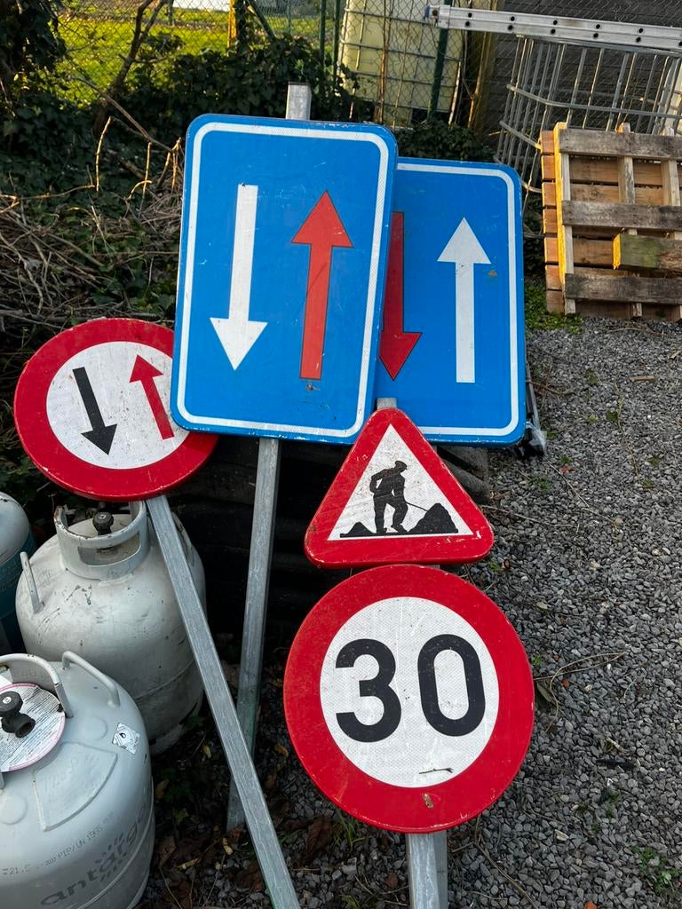 Verkeersborden+ voet, Ophalen, Zo goed als nieuw