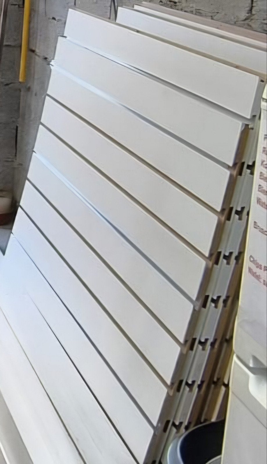 Slatwall met haken voor winkelinrichting werkplaats enz, Zakelijke goederen, Kantoor en Winkelinrichting | Magazijn, Stelling en Opslag