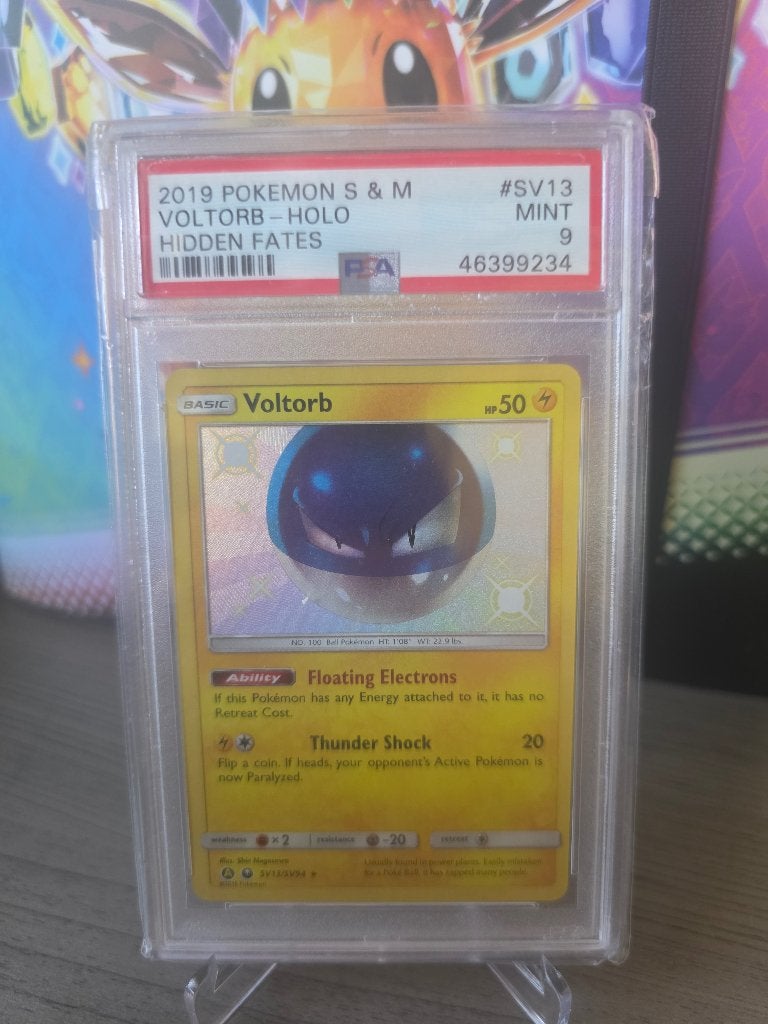 Voltorb Hidden Fates: Shiny Vault PSA 9, Hobby en Vrije tijd, Verzamelkaartspellen | Pokémon, Ophalen of Verzenden, Nieuw, Losse kaart