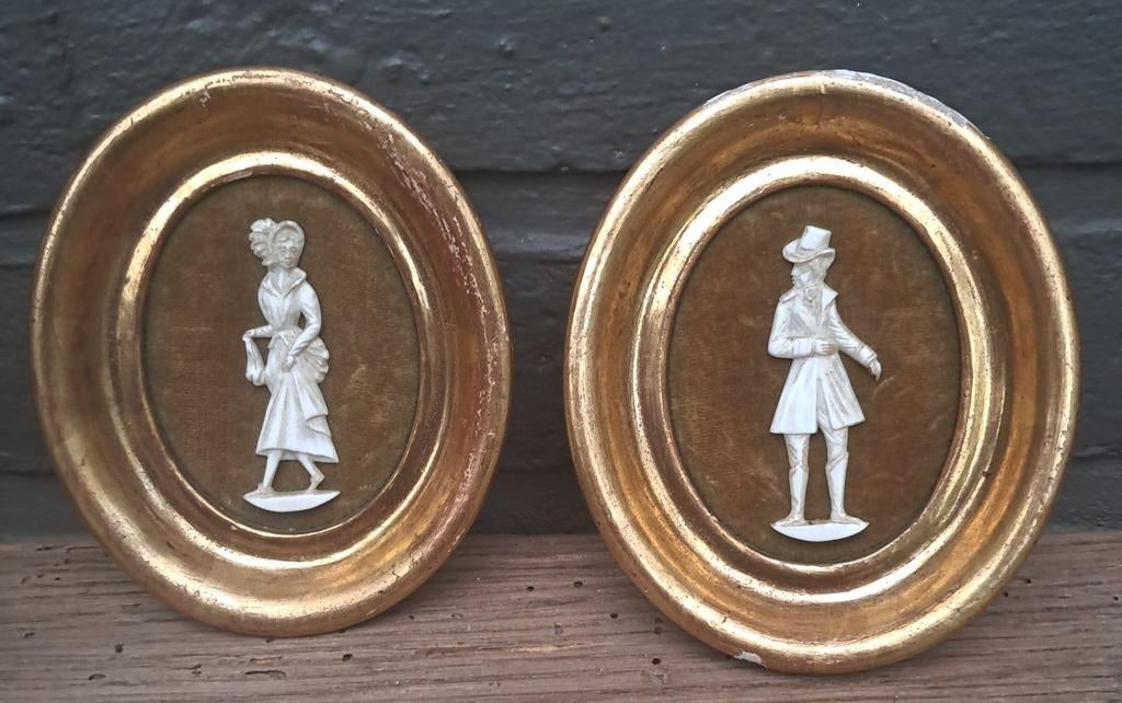 Koppel antieke miniaturen in bas reliëf, Antiek en Kunst, Ophalen of Verzenden