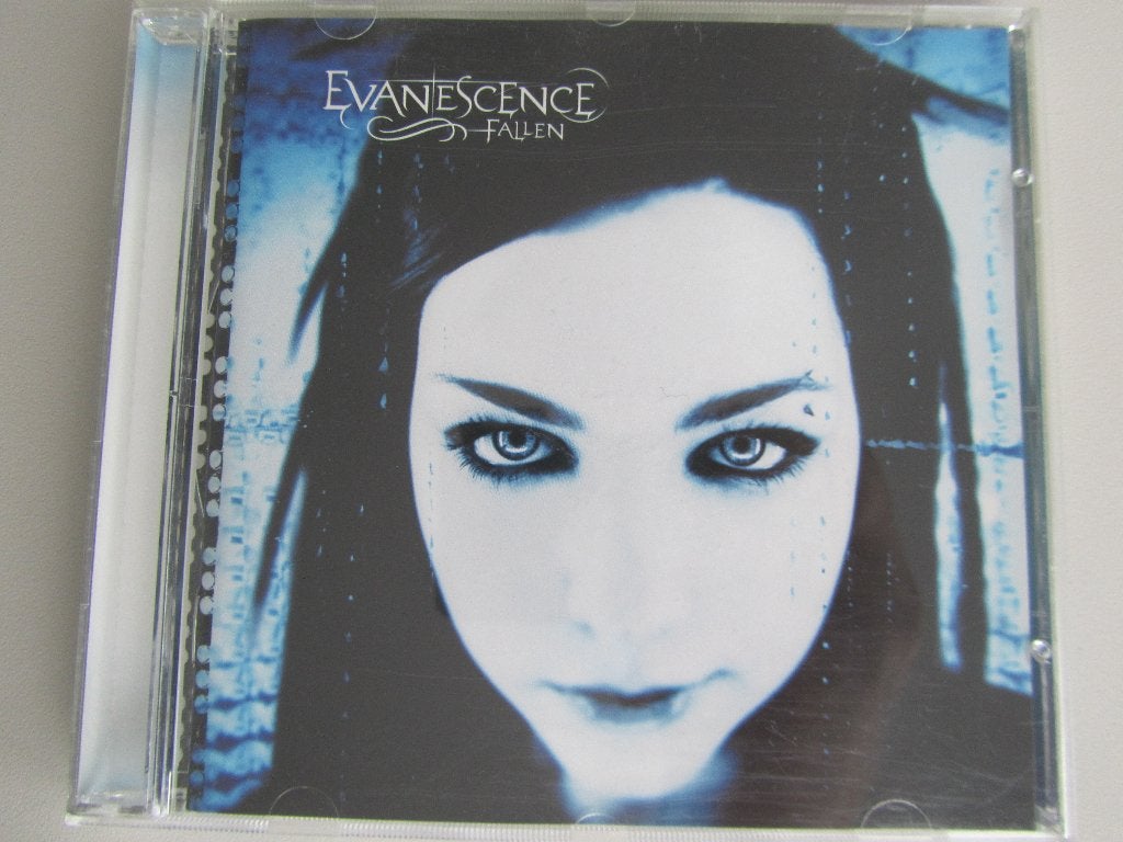 CD EVANESCENCE "FALLEN" (11 tracks), Cd's en Dvd's, Cd's | Hardrock en Metal, Ophalen of Verzenden, Gebruikt, Hardrock, Album