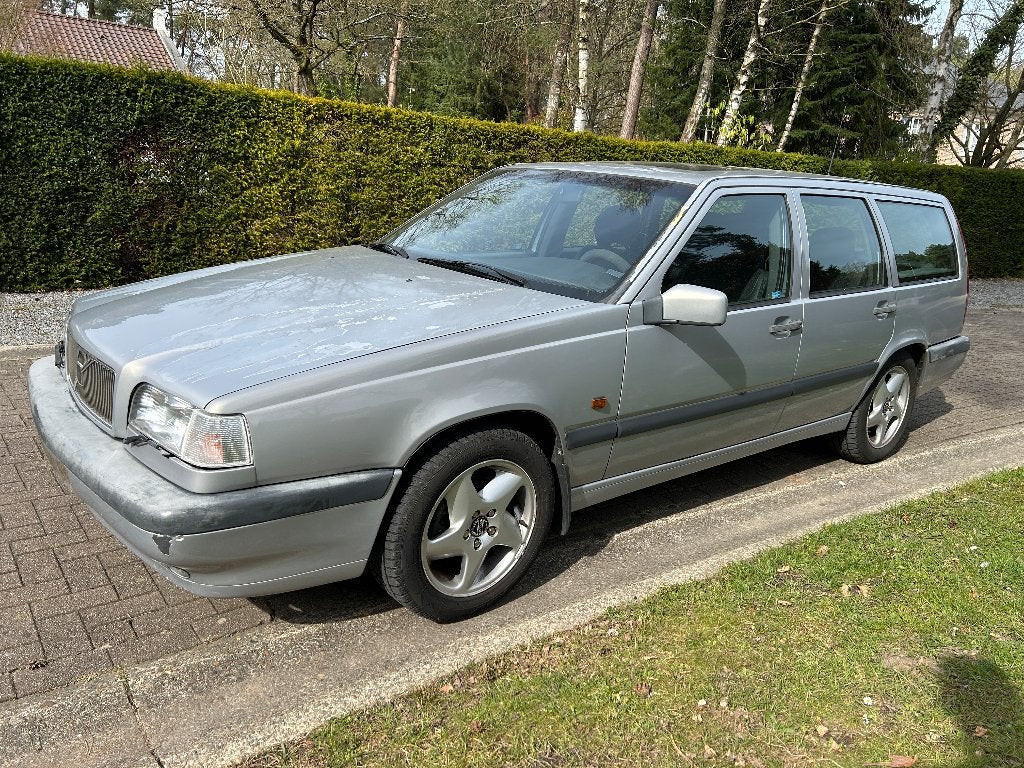 Volvo 850 2.0 T-5 van 09-1994 * 155 kw * Oldtimer, Auto's, Voorwielaandrijving, 155 kW, Leder en Stof, Grijs