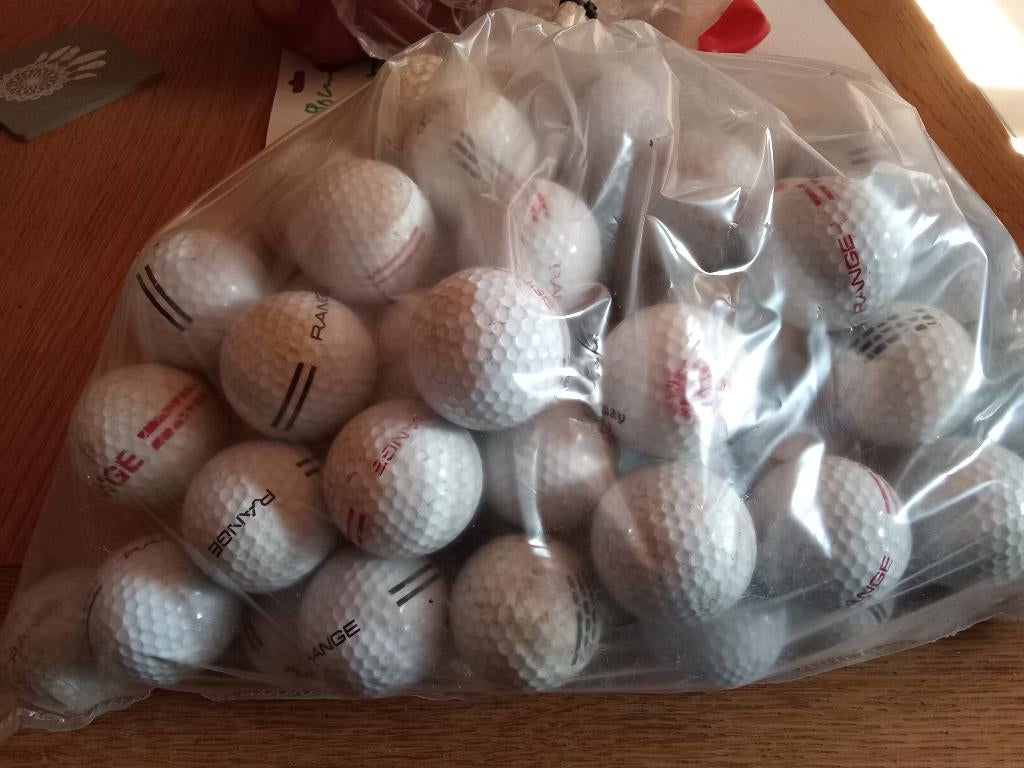 100 balles de golf  utilisé pour entraînement, Sport en Fitness, Golf, Ophalen, Bal(len)