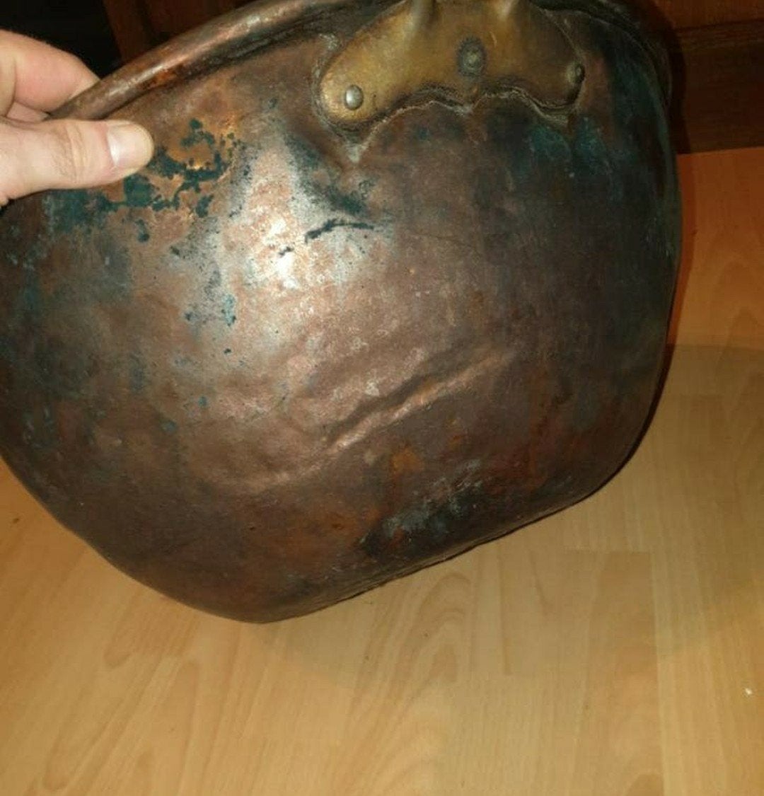 Antieke koperen ketels handgemaakt, Ophalen