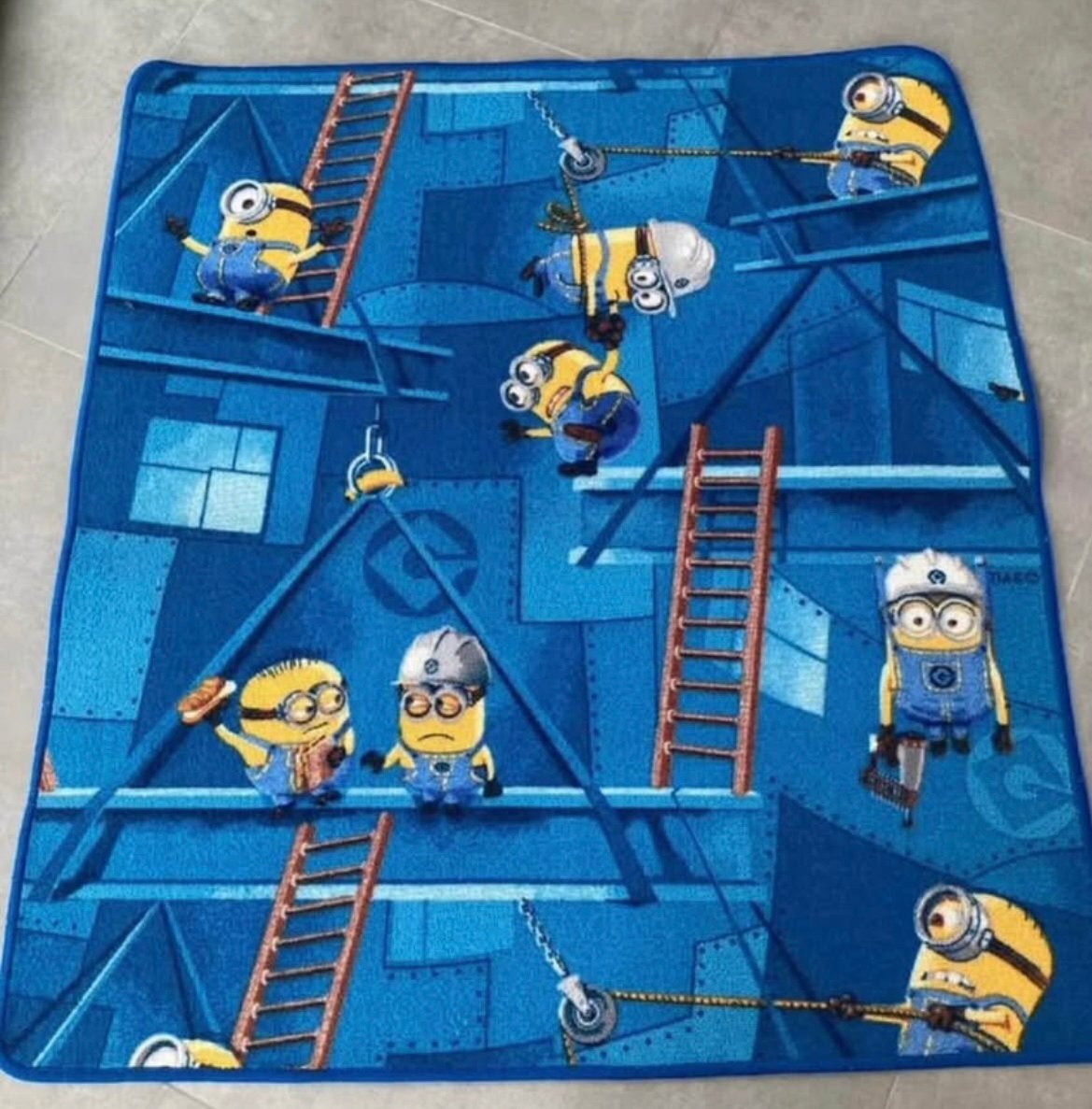 Tapis Mignon, Enlèvement, Comme neuf