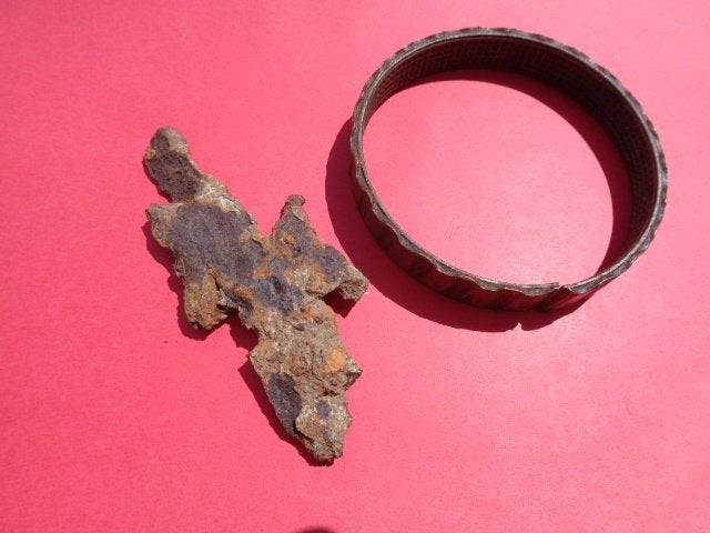 Ring en schrapnel , grondvondst, Verzamelen, Militaria | Algemeen, Landmacht, Hulzen of Bodemvondsten, Ophalen of Verzenden