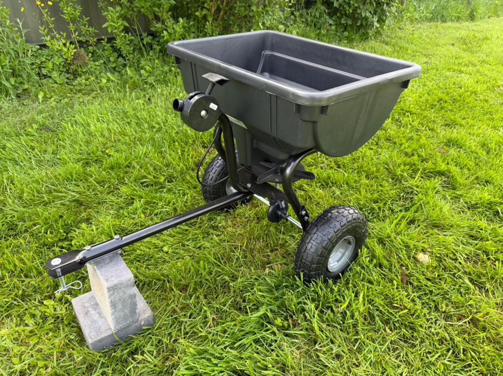 Strooier 30 Husqvarna, Ophalen, Koemestkorrels