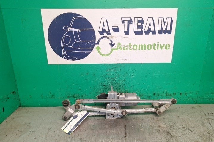 MOTEUR + TRINGLERIE ESSUIE GLACE AVANT Seat Ibiza IV (6J5), Robert Bosch AG, Utilisé, Seat, Robert-Bosch-Allee 1
74232  Abstatt, DE