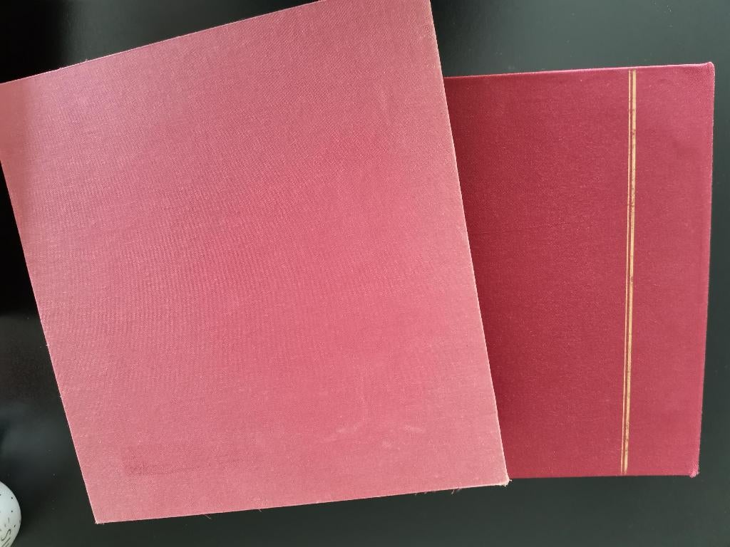 rood losbladig postzegelalbum + foedraal - 24 witte pag., Verzenden, Verzamelalbum