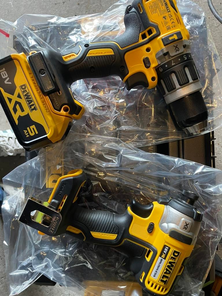 Set Dewalt boormachine + slagschroefmachine nieuw, Doe-het-zelf en Bouw, Ophalen, Zo goed als nieuw, Boormachine