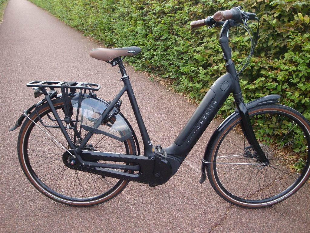 Gazelle Grenoble C8 2022 57cm, Fietsen en Brommers, Elektrische fietsen, Ophalen, Zo goed als nieuw, 50 km per accu of meer, 55 tot 59 cm