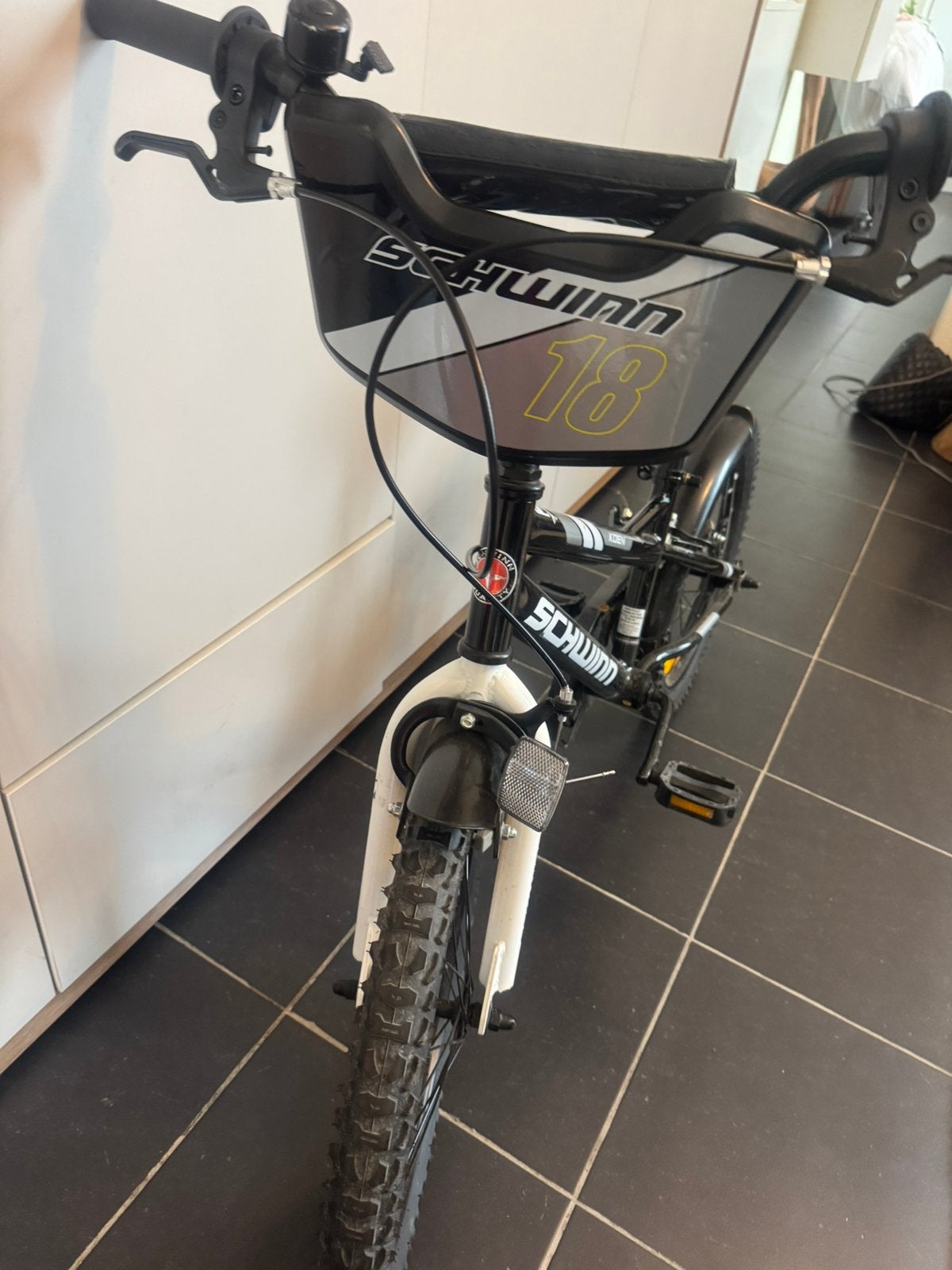 Taille 18 pour garçon, Enlèvement, Comme neuf