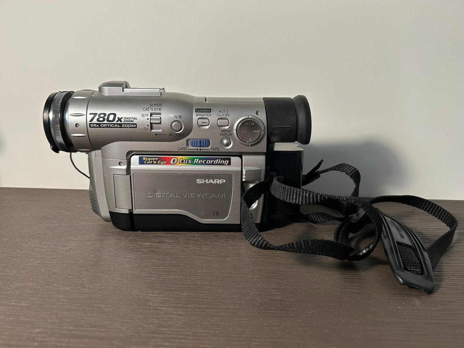 Videocamera van het merk Sharp, TV, Hi-fi & Vidéo, Caméscopes numériques, Enlèvement ou Envoi, Comme neuf, Bande, Disque ou Mémoire