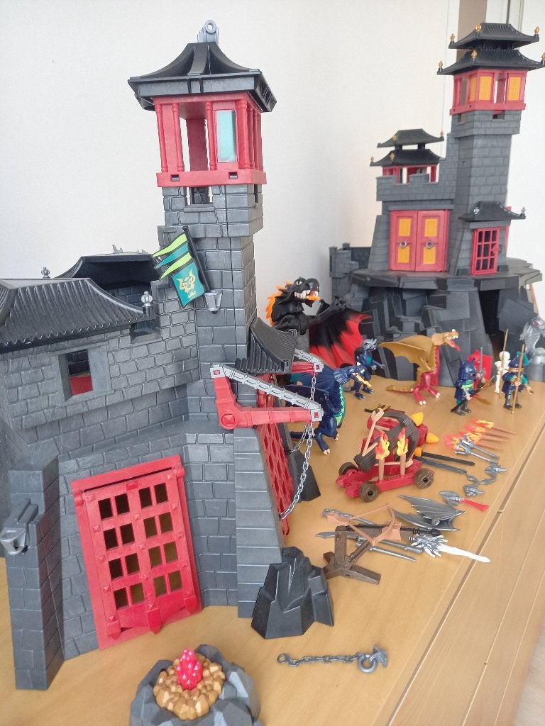 Playmobil 2 drakenburchten, Kinderen en Baby's, Ophalen, Zo goed als nieuw, Complete set, Kasteel/Fort
