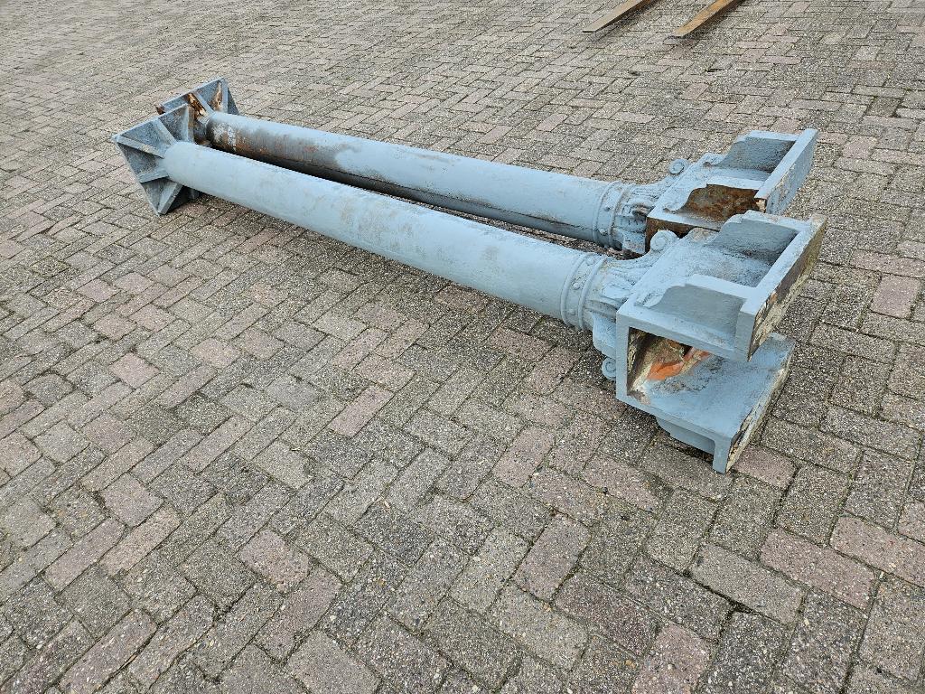 Grote zware antieke pilaren / palen Totaal Lang ca 2.28 m, Ophalen, Zo goed als nieuw