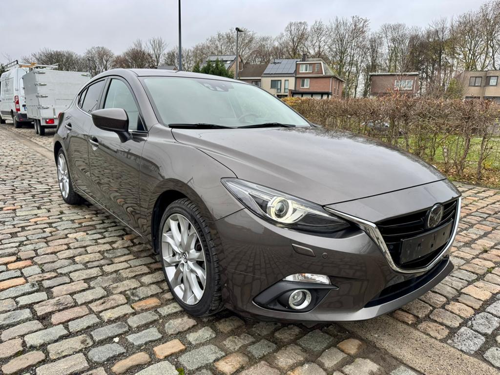 Mazda 3 1.5D 1r Main 122.000 km Carnet Xenon lederen Bose, Auto's, Mazda, Bedrijf, Diesel, Euro 6, Automaat, Leder, Dealer onderhouden