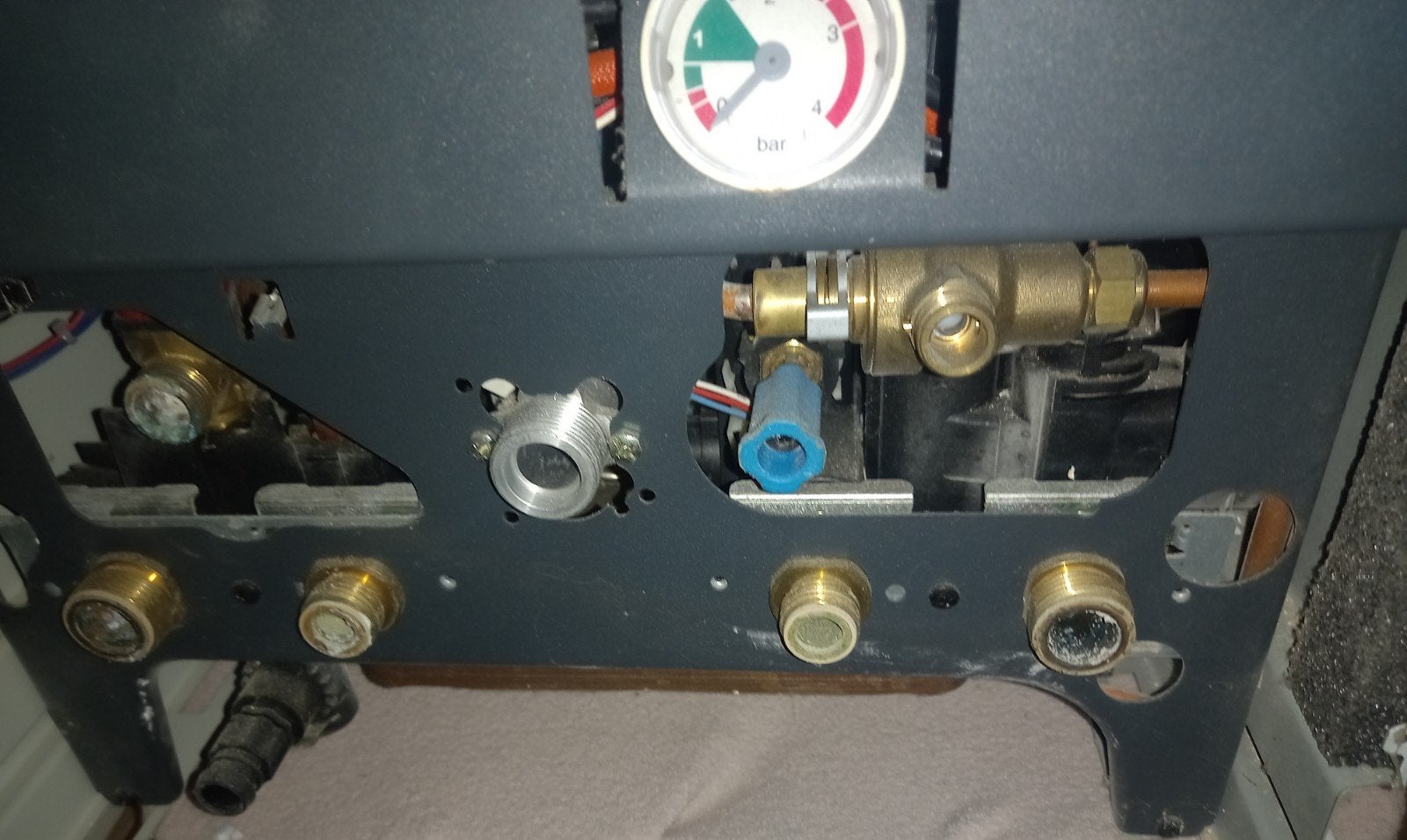 Condensatieketel   wegens airco geplaatst, Ophalen