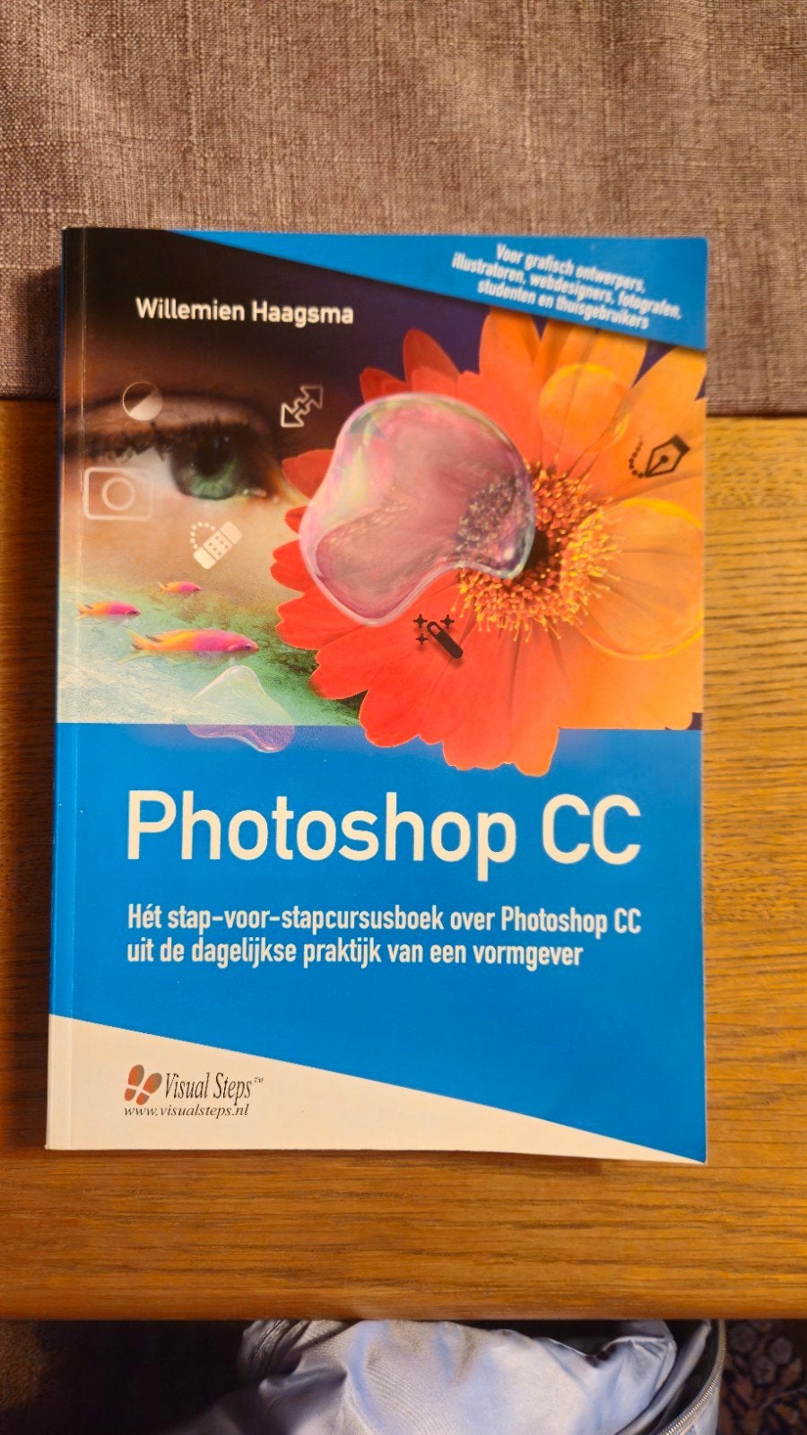 2 boeken Photoshop over fotobewerking, Enlèvement, Comme neuf, Langage de programmation ou Théorie