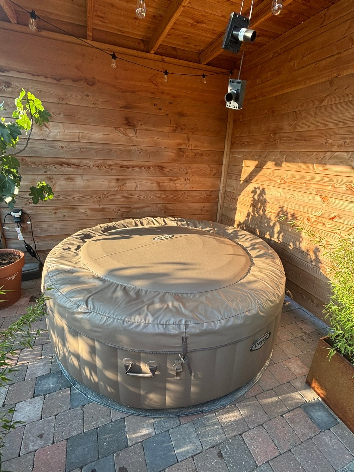 Intex jacuzzi, Ophalen, Zo goed als nieuw