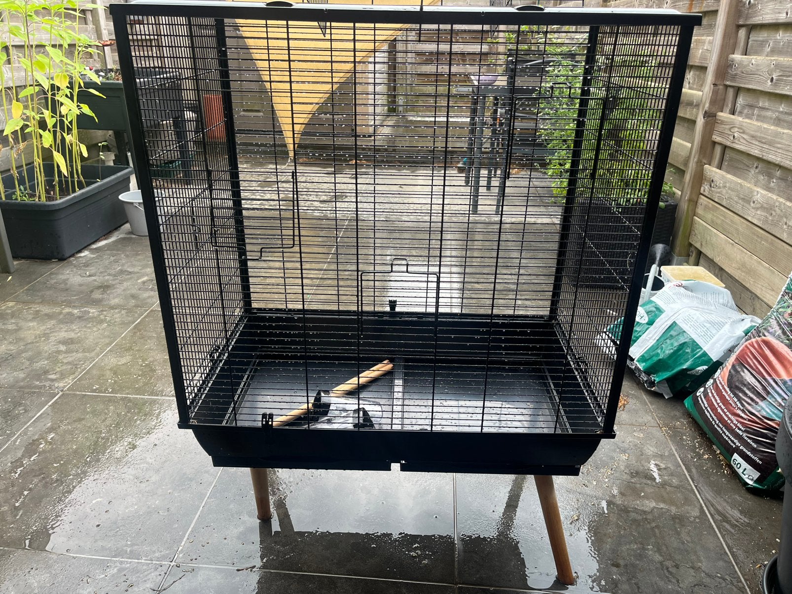 Vogelkooi, Ophalen, Zo goed als nieuw