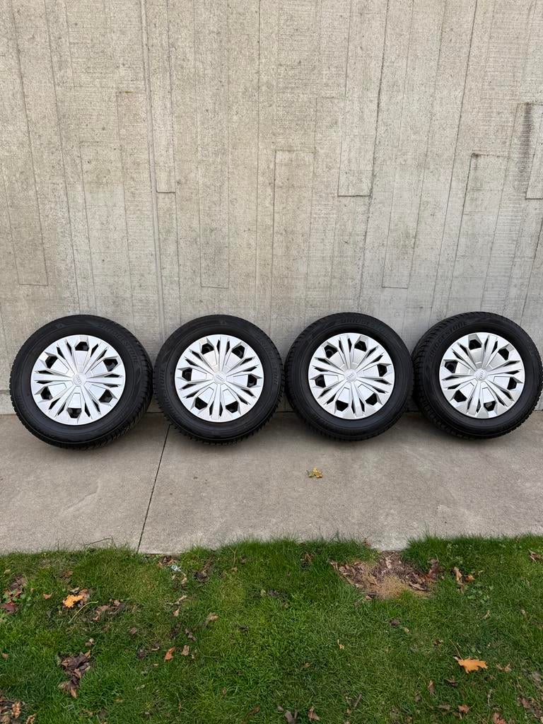4 nieuwe winterbanden met velgen – Bridgestone 215/65R17, Auto-onderdelen, Banden en Velgen, Ophalen, 215 mm, Banden en Velgen