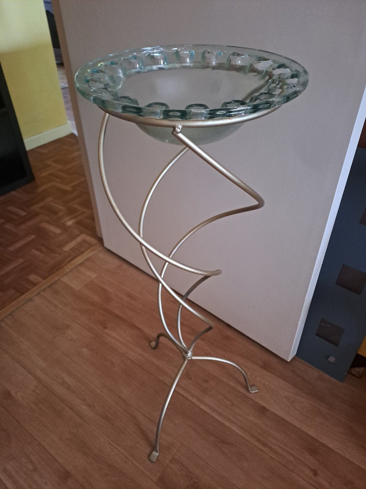 Staander met glazen wasbak, Ophalen, Glas