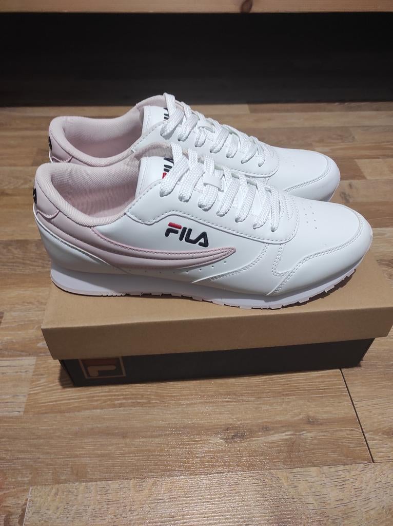 Nieuw FILA basketbal maat 40, Ophalen of Verzenden