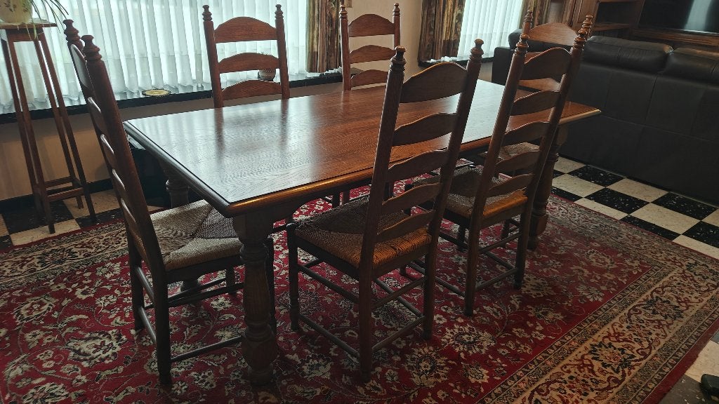 Massieve eiken eetkamer (tafel, dressoir en kast), Enlèvement, Utilisé