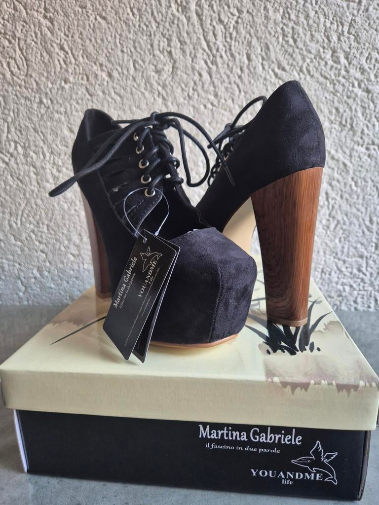 Zwarte Suède Martina Gabriele- STUNT € 5,-, Vêtements | Femmes, Chaussures, Neuf, Chaussures à haut talons, Enlèvement, Noir