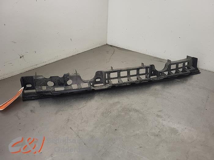 Support pare-chocs arrière centre d'un Volkswagen Caddy, Volkswagen, -, 3 mois de garantie, Utilisé