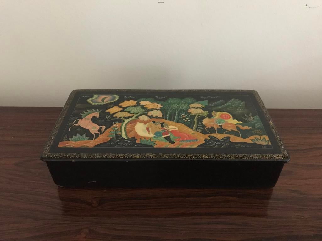 Mooie oude zwarte lakdoos Oosters decor, Ophalen of Verzenden