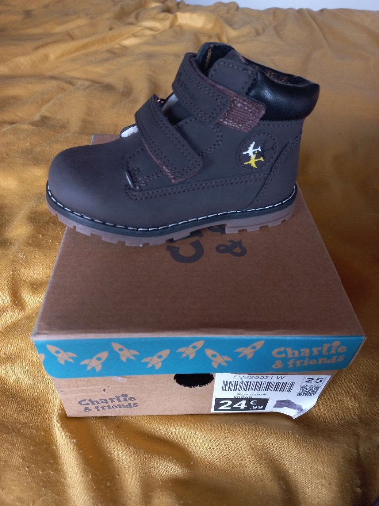 Kinderschoenen maat 25 en 26, Ophalen, Nieuw, Jongen, Schoenen
