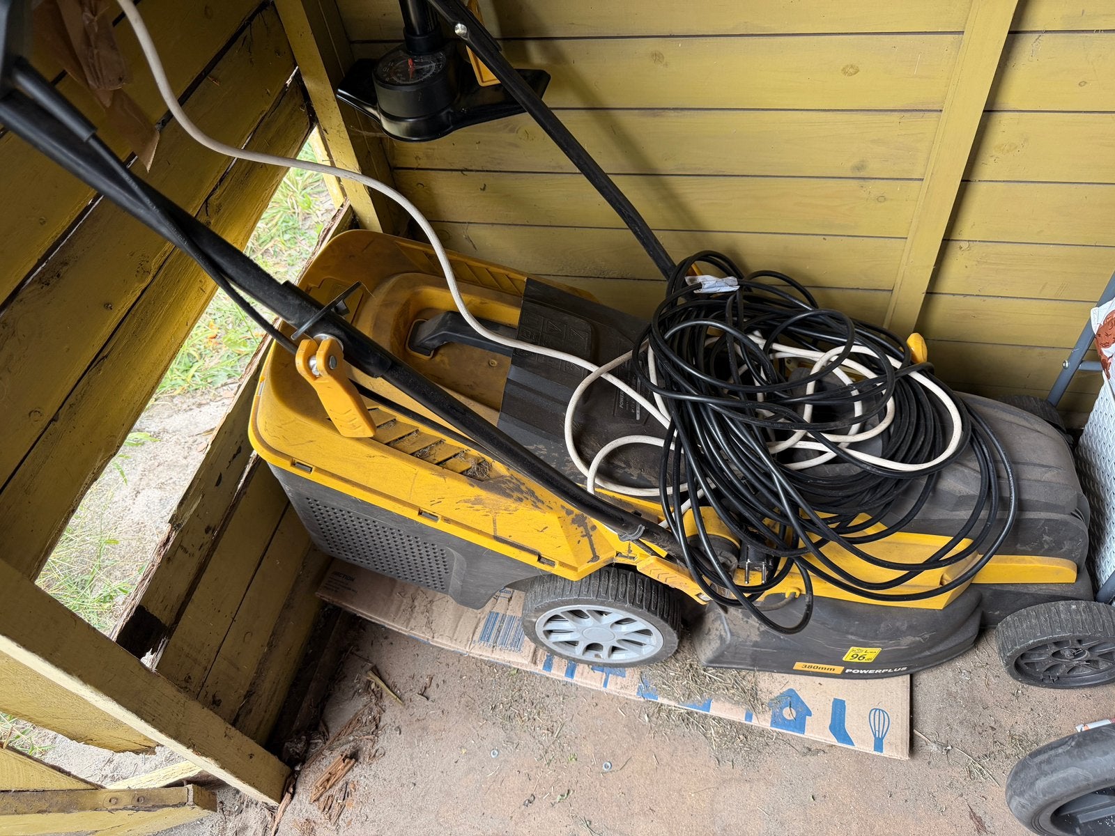 PowerPlus POWXG6251 Grasmaaier (Elektrisch), Ophalen, Cirkelmaaier, Elektrische grasmaaier, Zo goed als nieuw