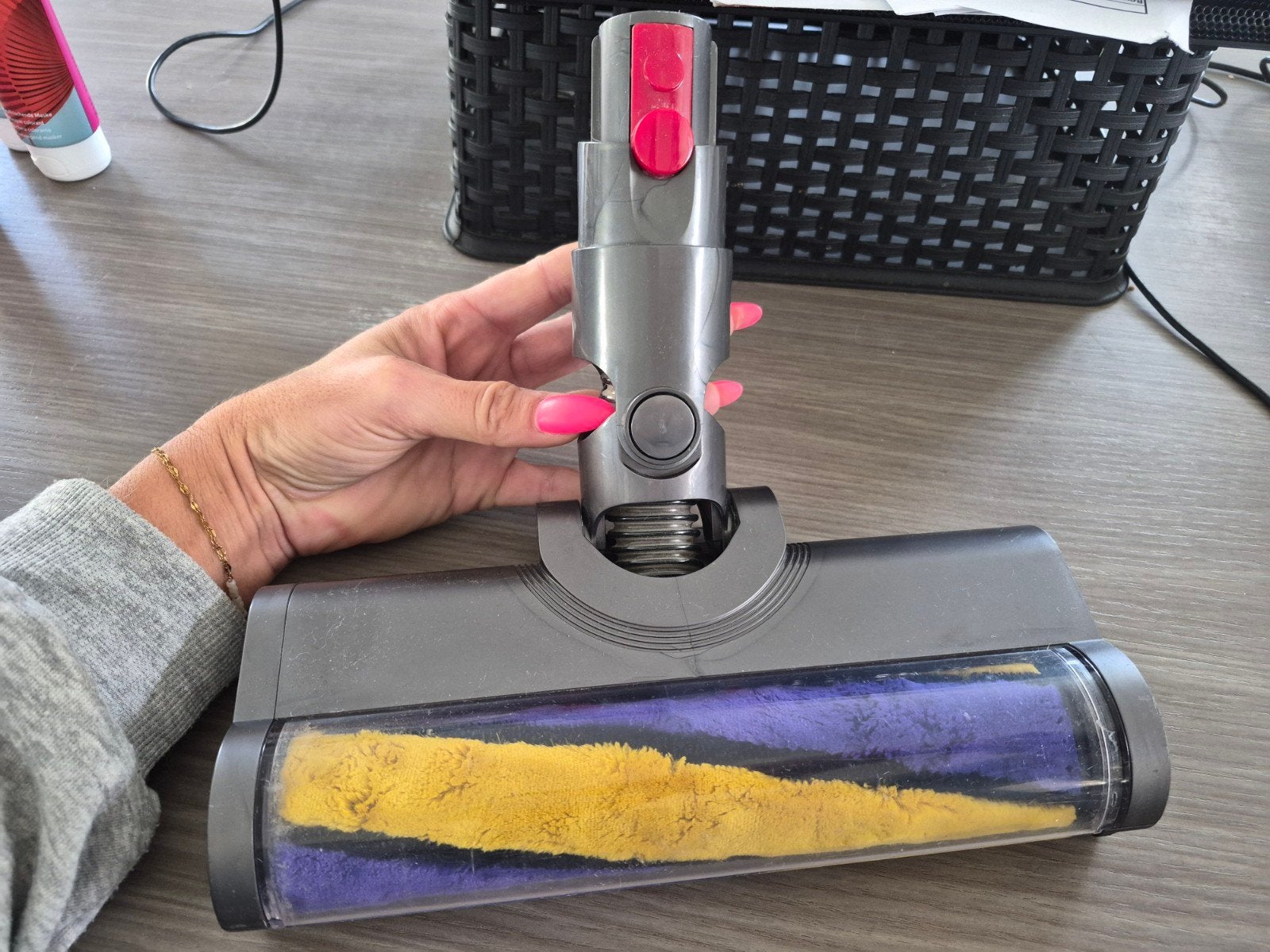 2x Dyson vloermond V12 detect absolute slim met laser, Enlèvement, Aspirateur balai, Dyson