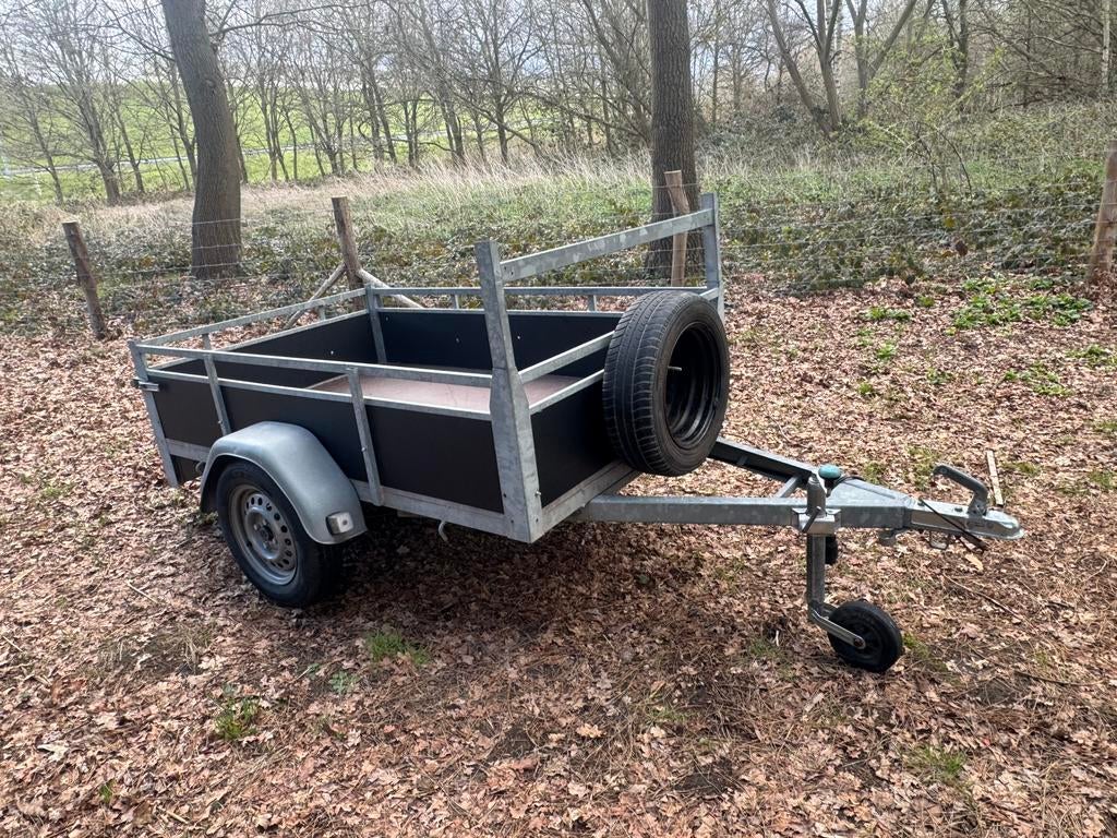 Enkelas aanhangwagen, Enlèvement, Comme neuf