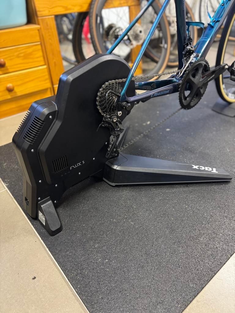 Tacx Flux S, Sport en Fitness, Ophalen, Zo goed als nieuw