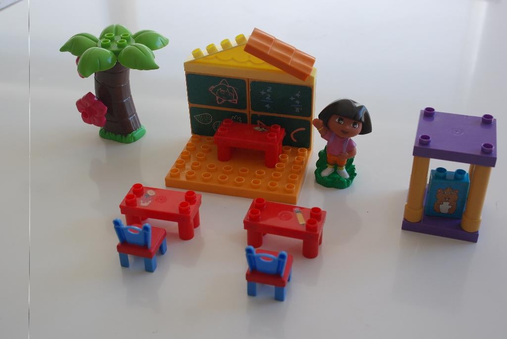 blokken megabloks dora op school, Kinderen en Baby's, Ophalen of Verzenden, Zo goed als nieuw, Megabloks